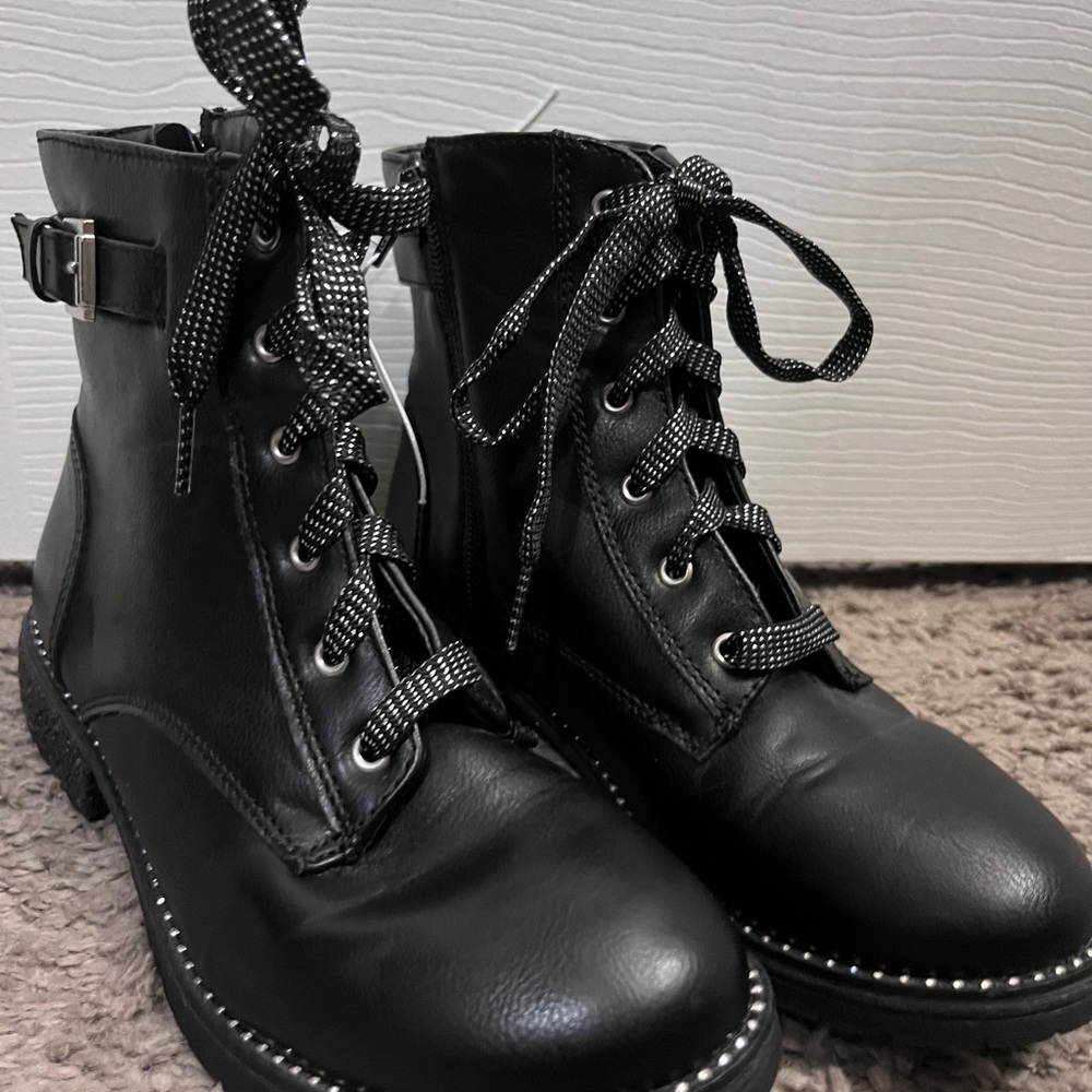 Kohl's Black Combat Boots with Silver Accents girls 4 medium